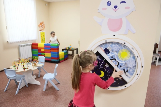 Дети здесь могут играть и лечиться.