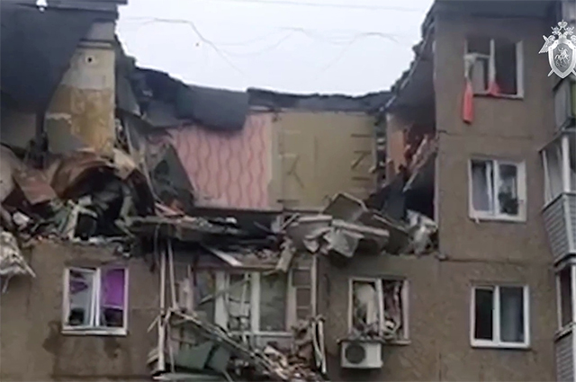 Из-под завалов дома в Подмосковье достали тела женщины и ее дочери
