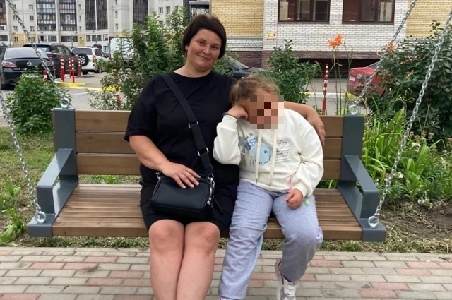 Алёна и её дочь Ева.