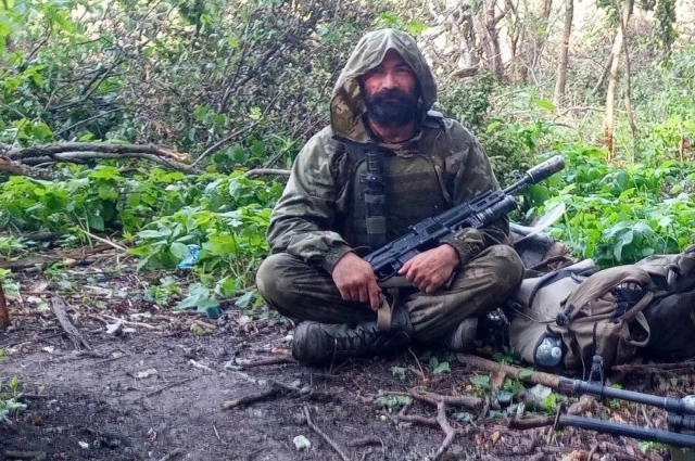 Шерзод ушел добровольцем.