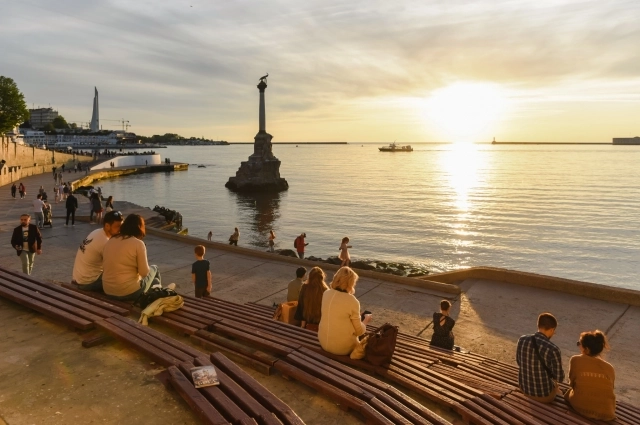 В своё время за то, чтобы Крым вошёл в состав РФ, проголосовали почти 97% жителей полуострова. О том, что вернуть Крым Украине невозможно, заявил и Трамп на встрече на Аляске.  