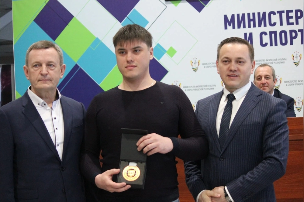 По итогам сезона 2018/2019 Мотошин был признан лучшим вратарём первенства Всероссийской хоккейной лиги.