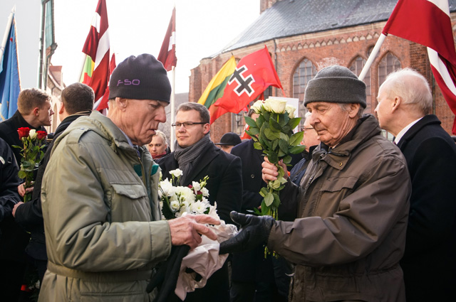 Участники марша бывших латышских легионеров «Ваффен СС» и их сторонников в Риге.