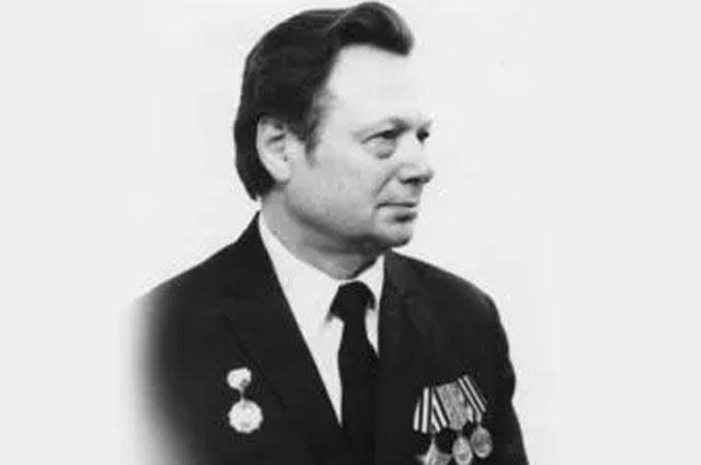 Владимир Кравцов.