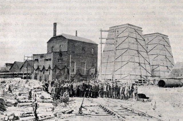 А. Рыков в гостях у рабочих косогорского завода. Начало 1920-х.