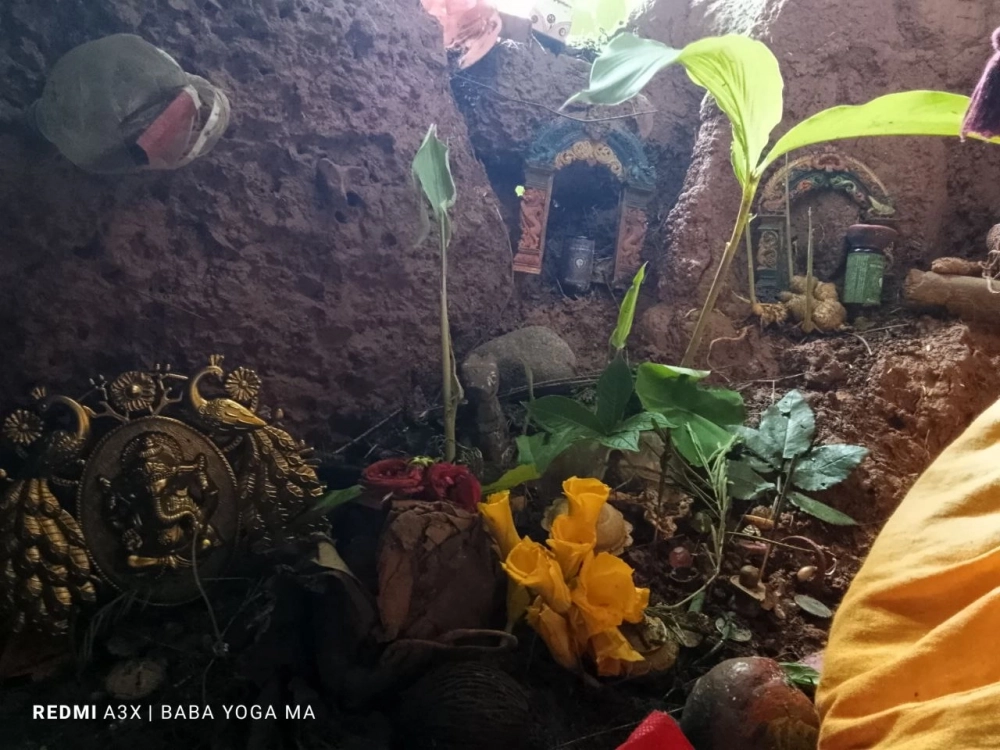 Интерьер пещеры.