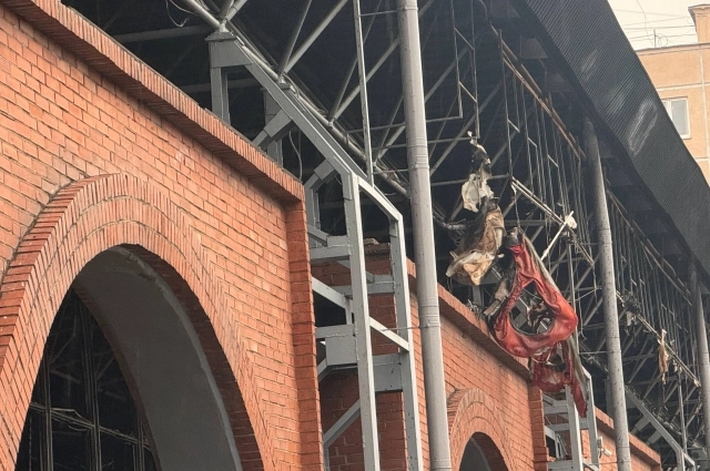 Внутри рынка выгорело всё.