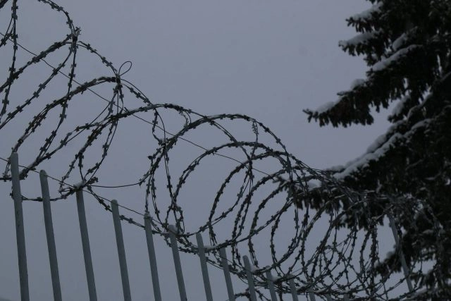 За колючей проволокой проходят годы.