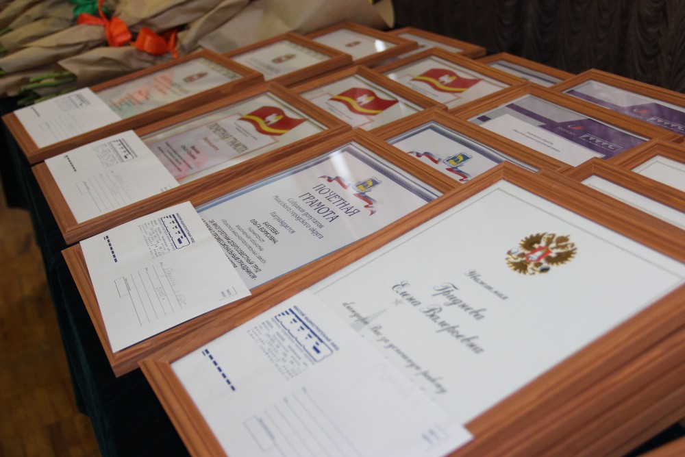 Заводчан ММЗ наградили почётными грамотами от губернатора и депутатов.