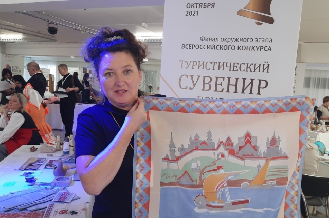 Музеи и предприниматели из 12 регионов России представили свои сувениры.
