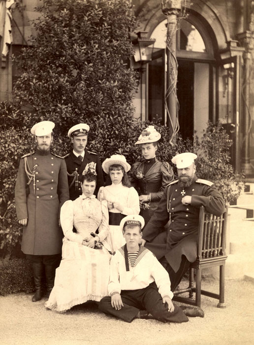 Последняя семейная фотография Александра III, Ливадия (май 1893).