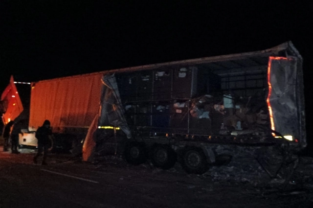 Сломанная фура пострадала в ДТП