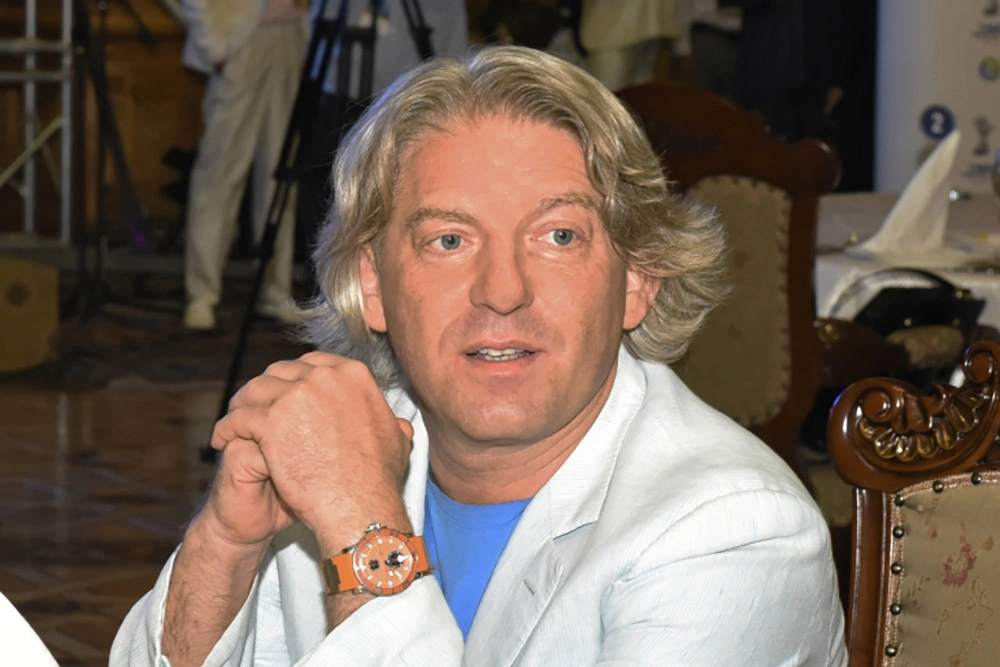 Александр Олейников.