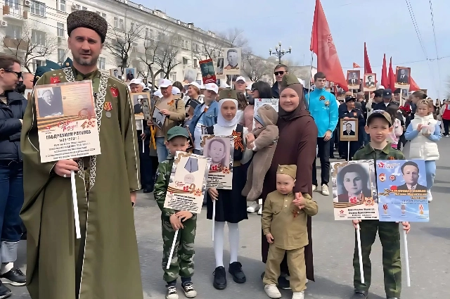 С семьёй на шествии Бессмертного полка.