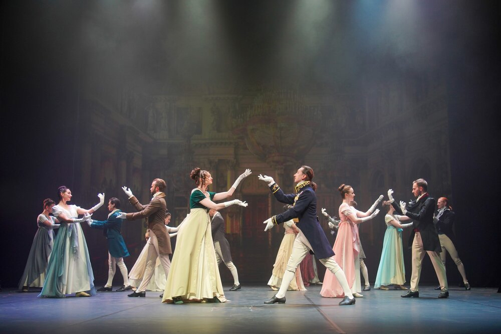 Актеры в сцене оперы-драмы «Le prince André. Князь Андрей Болконский».