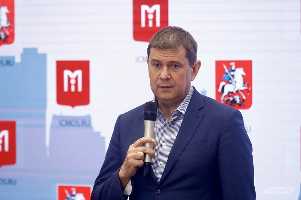 Алексей Емельянов.