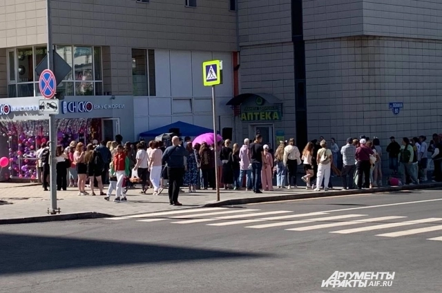 Открытие корейского кафе.