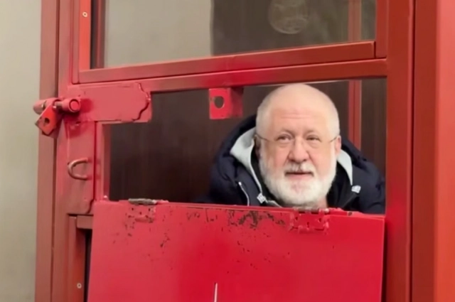 На данный момент Коломойский сидит в украинском СИЗО.