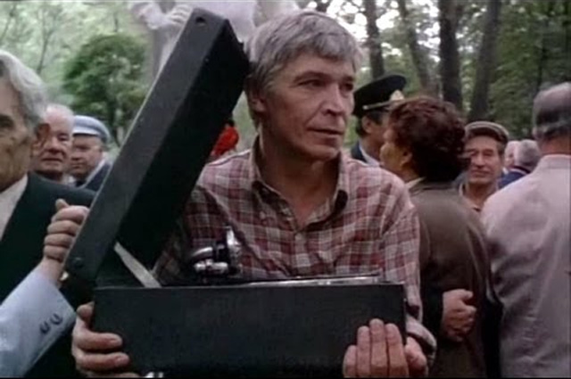 Иван Бортник в фильме «Зеркало для героя», 1987 г.