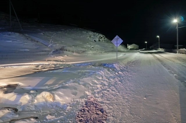 пустырь, где расположен колодец.