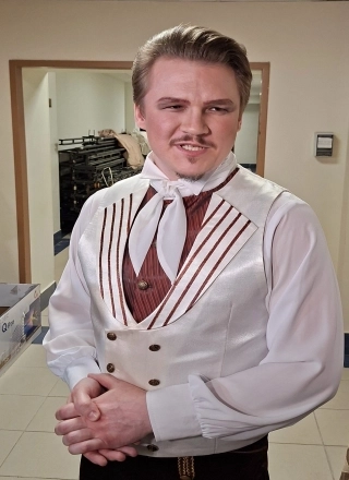 Гурий Гурьев в роли Фигаро.