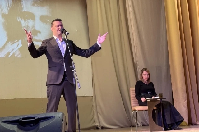 Каларцы долго не отпускали артистов.