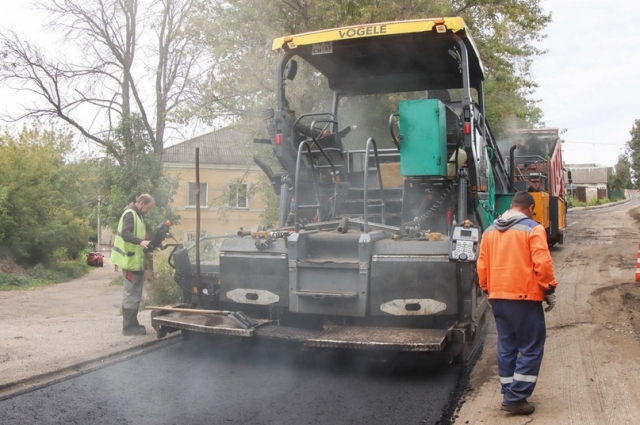 Большая часть работ по замене дорожного покрытия в регионе уже завершена.