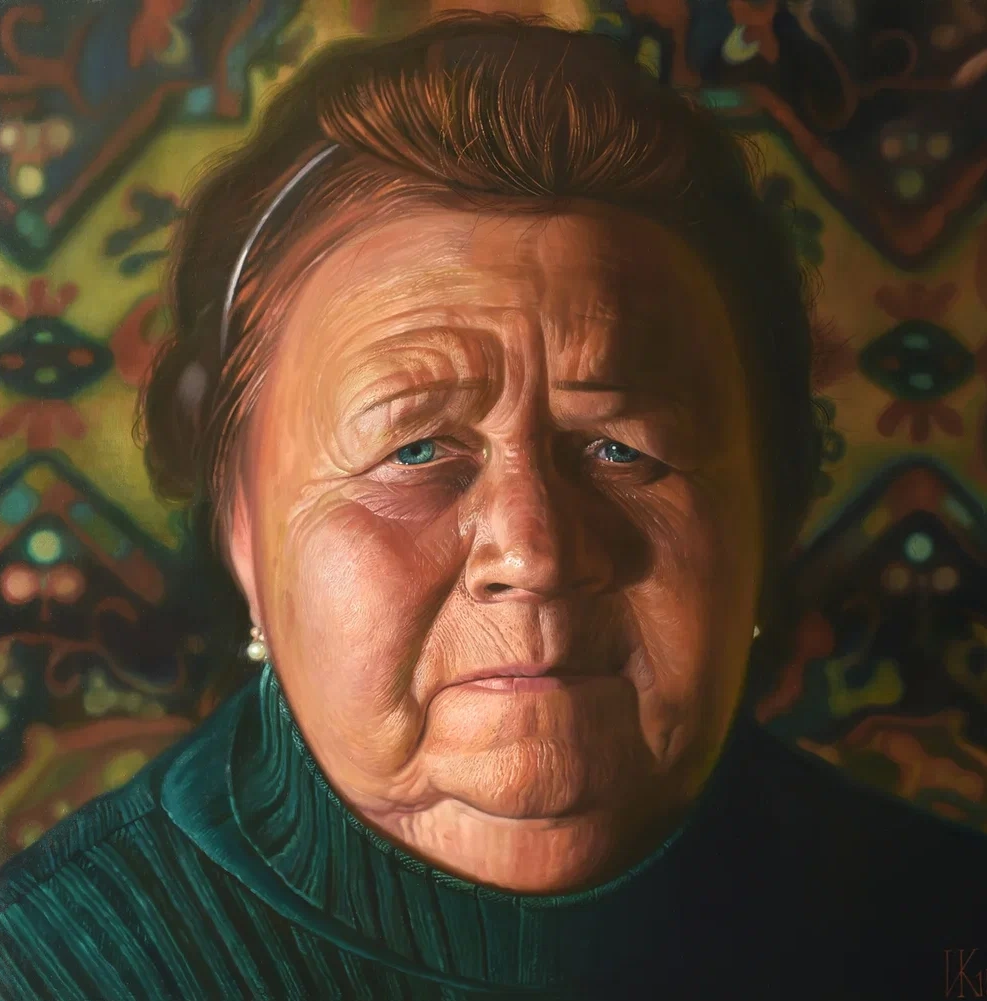 Иван Коршунов (р. 1983). Серия «Живые-Мертвые», 2015. Полозкова Дина Никитична, 1939 г.р. Холст, масло 170х170 см. Коллекция Евгения Хамина. Серия «Живые-Мертвые» приобретена напрямую у художника в 2017 году, Москва. Работа участвовала в выставке: 2015 Живые-Мертвые. Персональная выставка Ивана Коршунова. Московский музей современного искусства