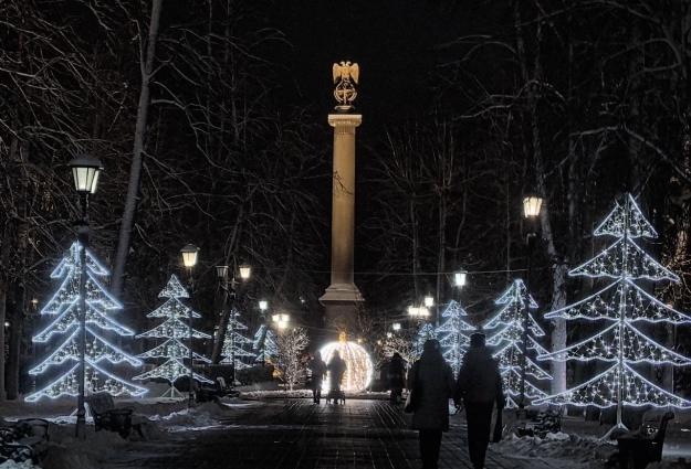 В центре города сложно оказаться в темноте.