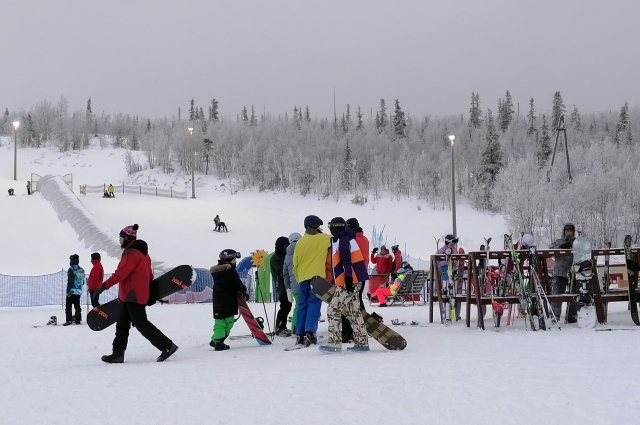Трассы для занятий горными лыжами привлекают сюда тысячи спортсменов со всей страны