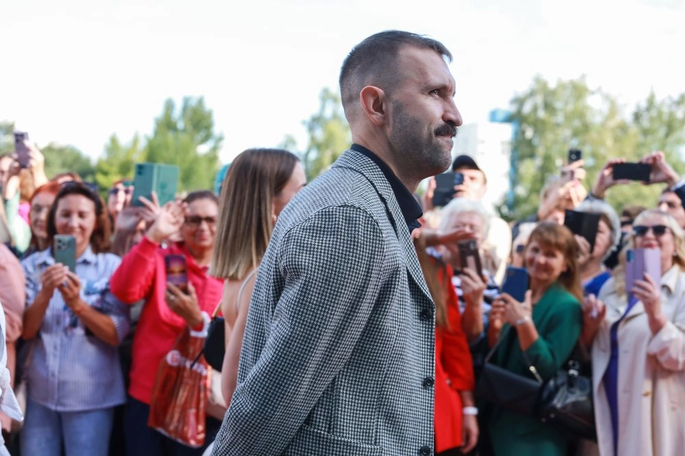 Иван Добронравов.