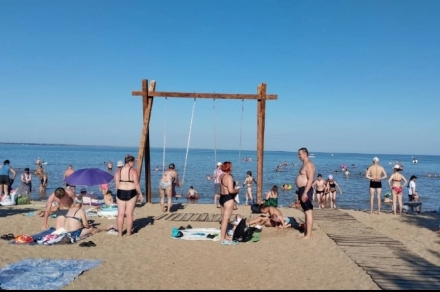 Пляжи на Ейской косе никогда не пустуют.