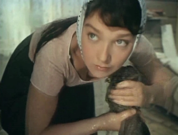 Александра Завьялова в фильме «Люди на мосту», 1959 г.