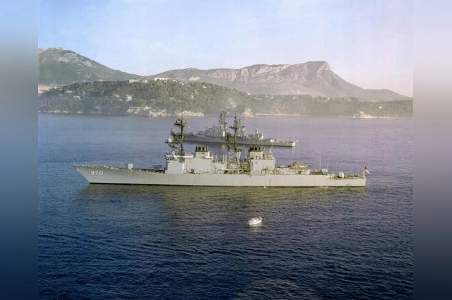 Американский эсминец «Cаron».