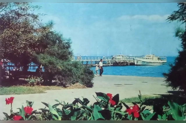 Феодосия, 80-е годы. Открытка. Из коллекции Натальи Дремовой.