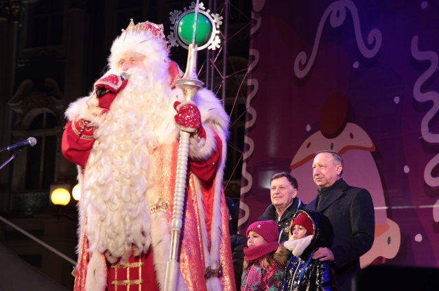 Накануне Дед Мороз посетил Петербург.