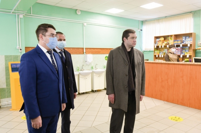 Губернатор посетил образовательные учреждения Смоленска.