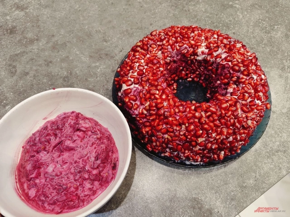 Закуска отлично подходит к салату.