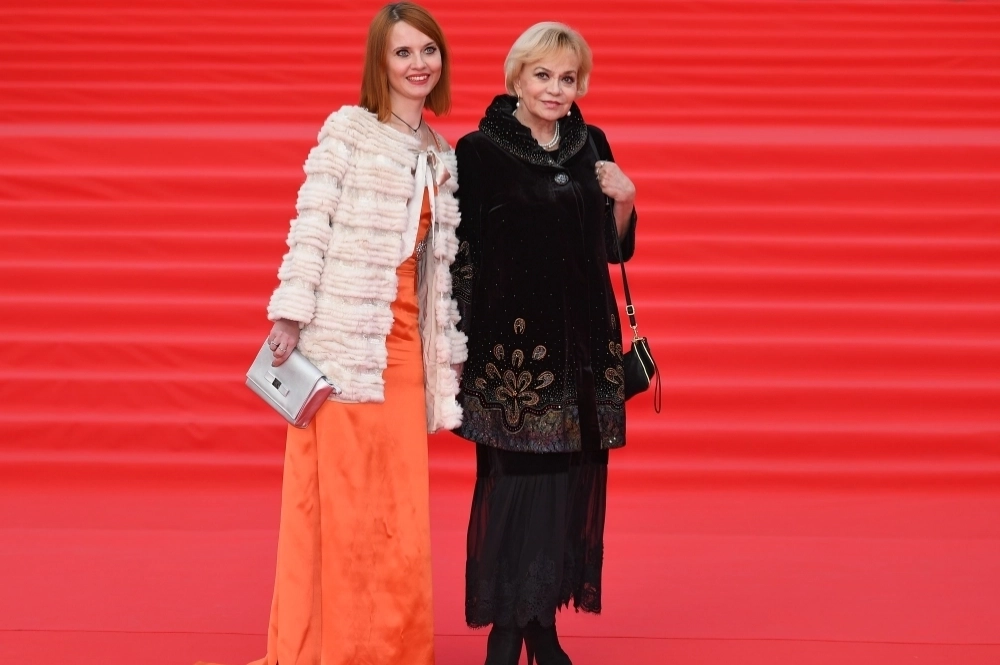 Актриса Ирина Шевчук с дочерью, актрисой Александрой Шевчук на открытии 41-го Московского Международного кинофестиваля (ММКФ).