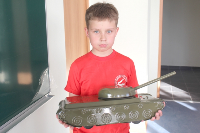 Пятиклассник Лёва два месяца восстанавливал танк.