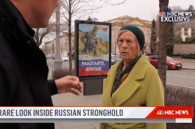 Американский журналист спрашивает у русской женщины в Севастополе 