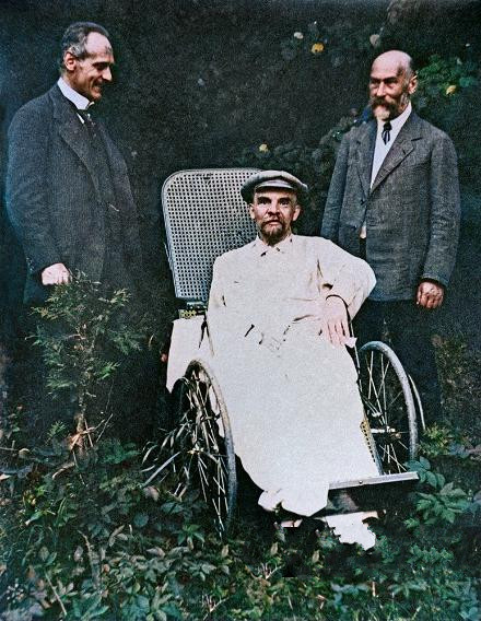 В. Ульянов (Ленин) в Горках незадолго перед смертью, 1923 г.