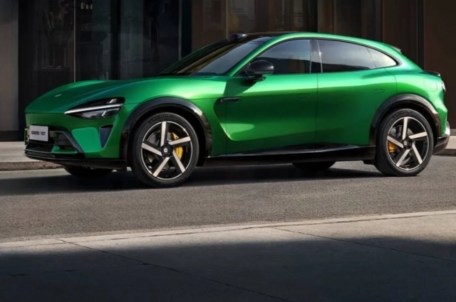 Автомобиль Xiaomi YU7.