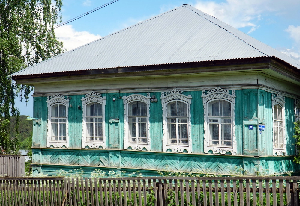 Здание начала ХХ в., в настоящее время Кувинская сельская библиотека.