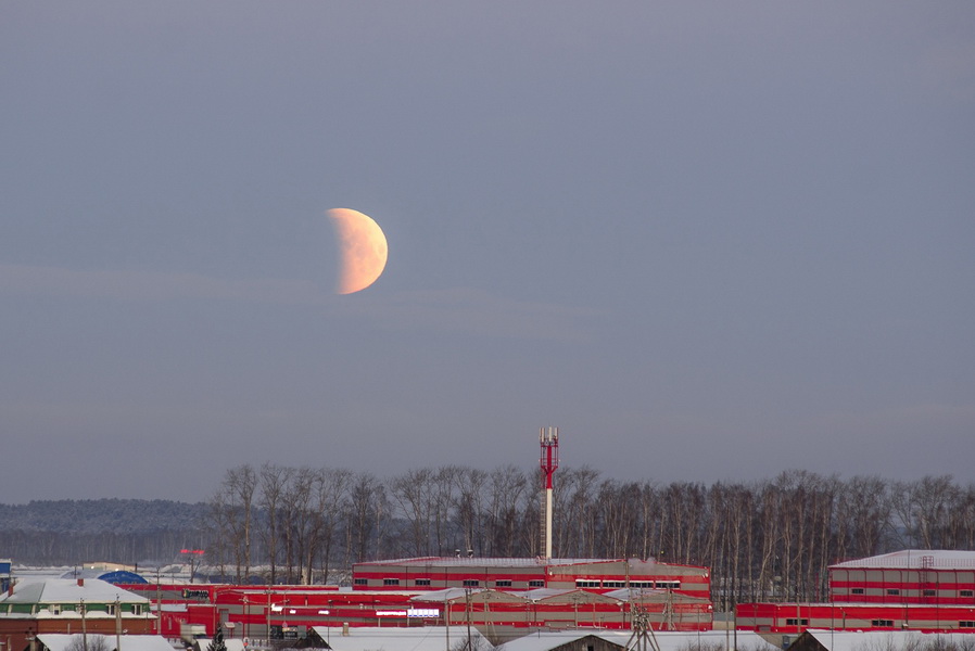 Лунное затмение в Екатеринбурге 