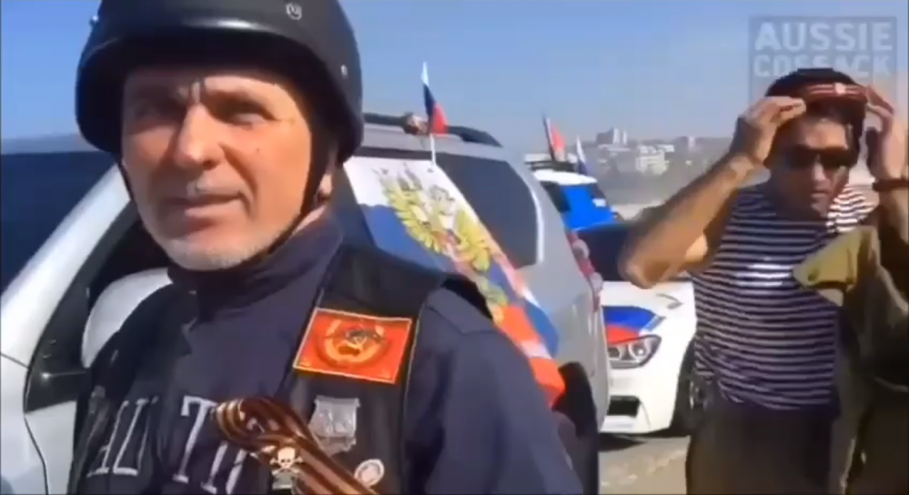 Сын нового главкома ВСУ Александра Сырского Антон Сырский снимается с флагами России и ДНР.