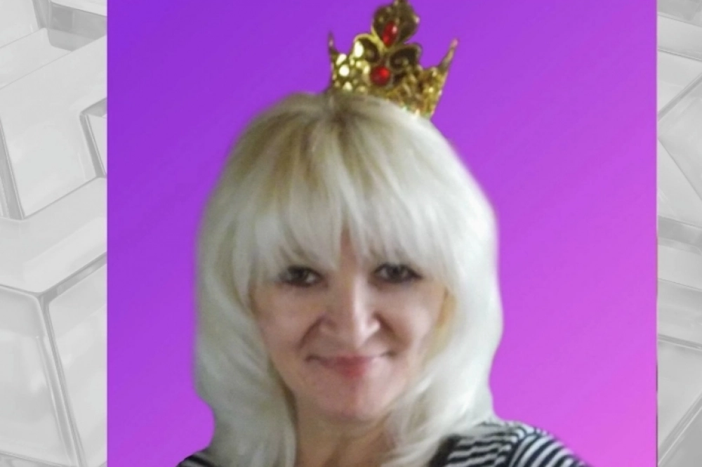 Дина выглядела ухощенной и симпатичной.