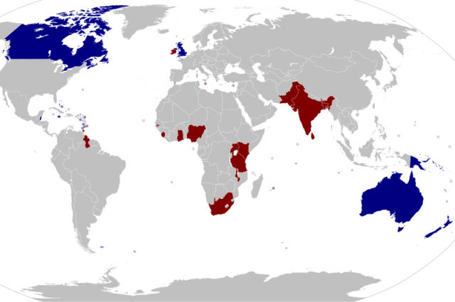 Королевства Содружества показаны синим; красным выделены бывшие Королевства Содружества