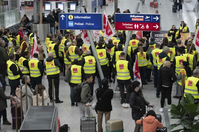 Забастовка в аэропорту Дюссельдорфа в апреле 2023 года. 