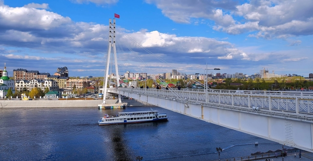 Мост влюбленных в Тюмени.